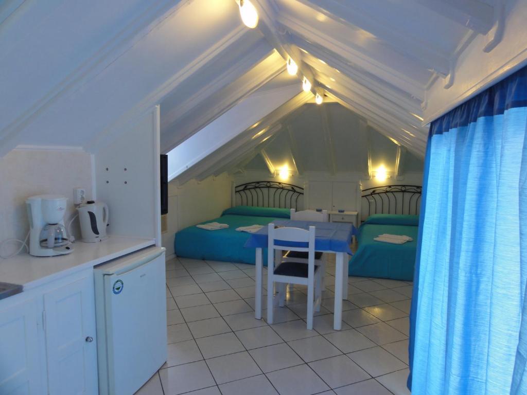 Botsis Guest House Идра Номер фото