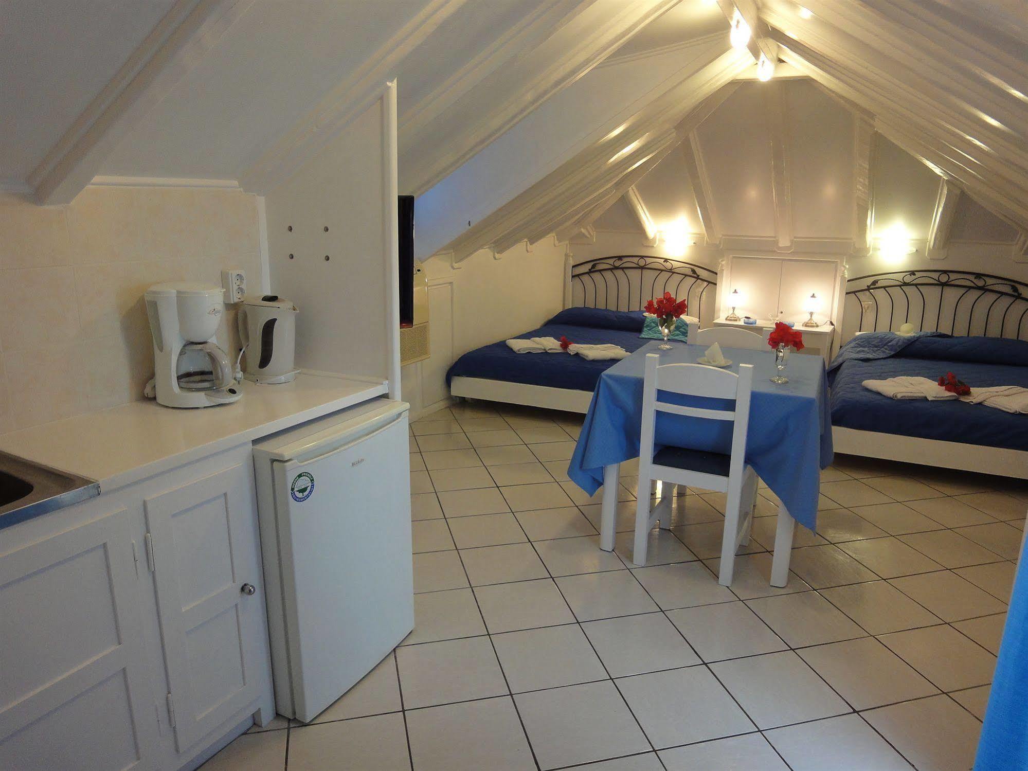 Botsis Guest House Идра Экстерьер фото